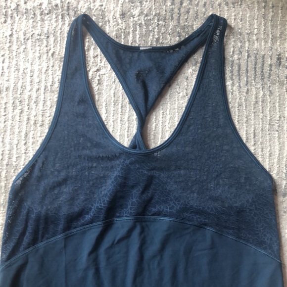 Lululemon Twist and Train Tank - Picture 7 of 9